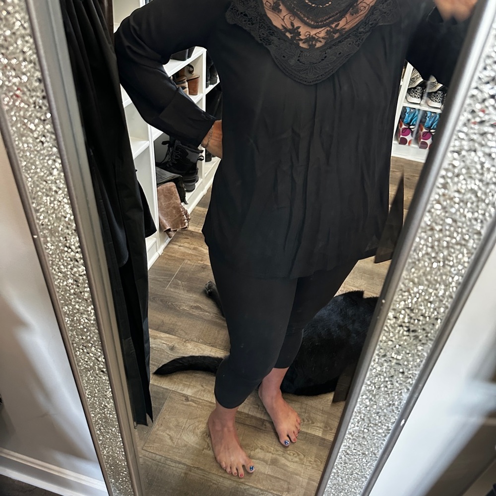 Elegant Black Lace Blouse new without tags